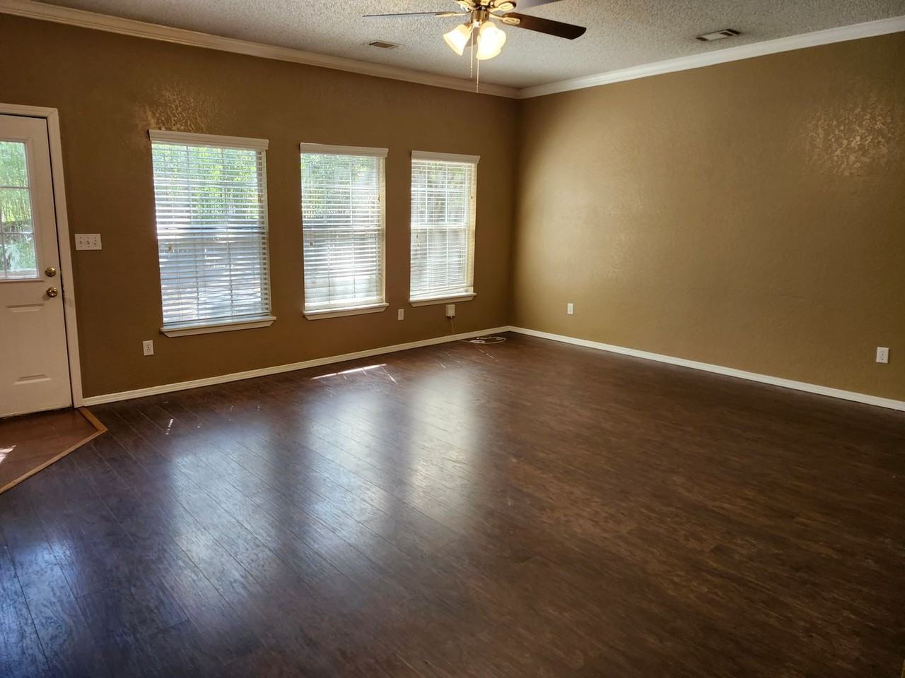 1709 Durwood - Photo 2 of 23