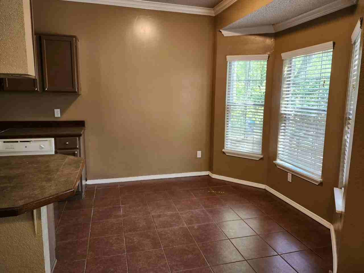 1709 Durwood - Photo 4 of 23