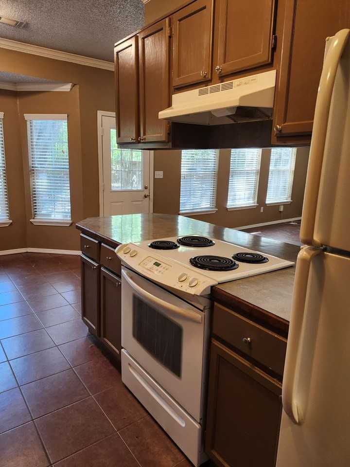 1709 Durwood - Photo 7 of 23