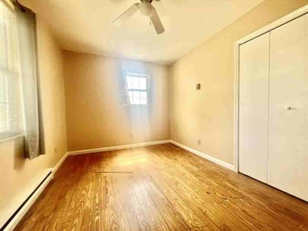 736 Dayton St - Photo 4 of 33
