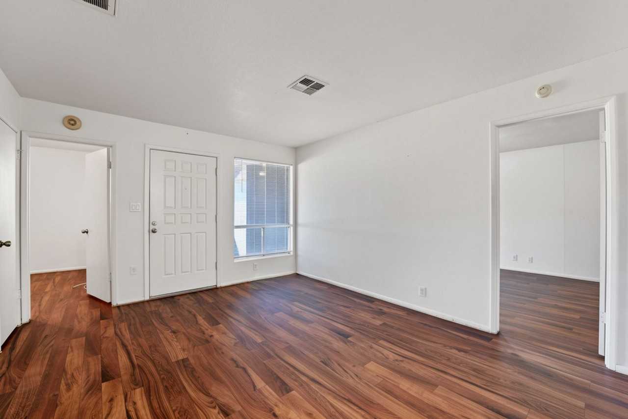 9007 W Elm St #3 - Photo 5 of 19