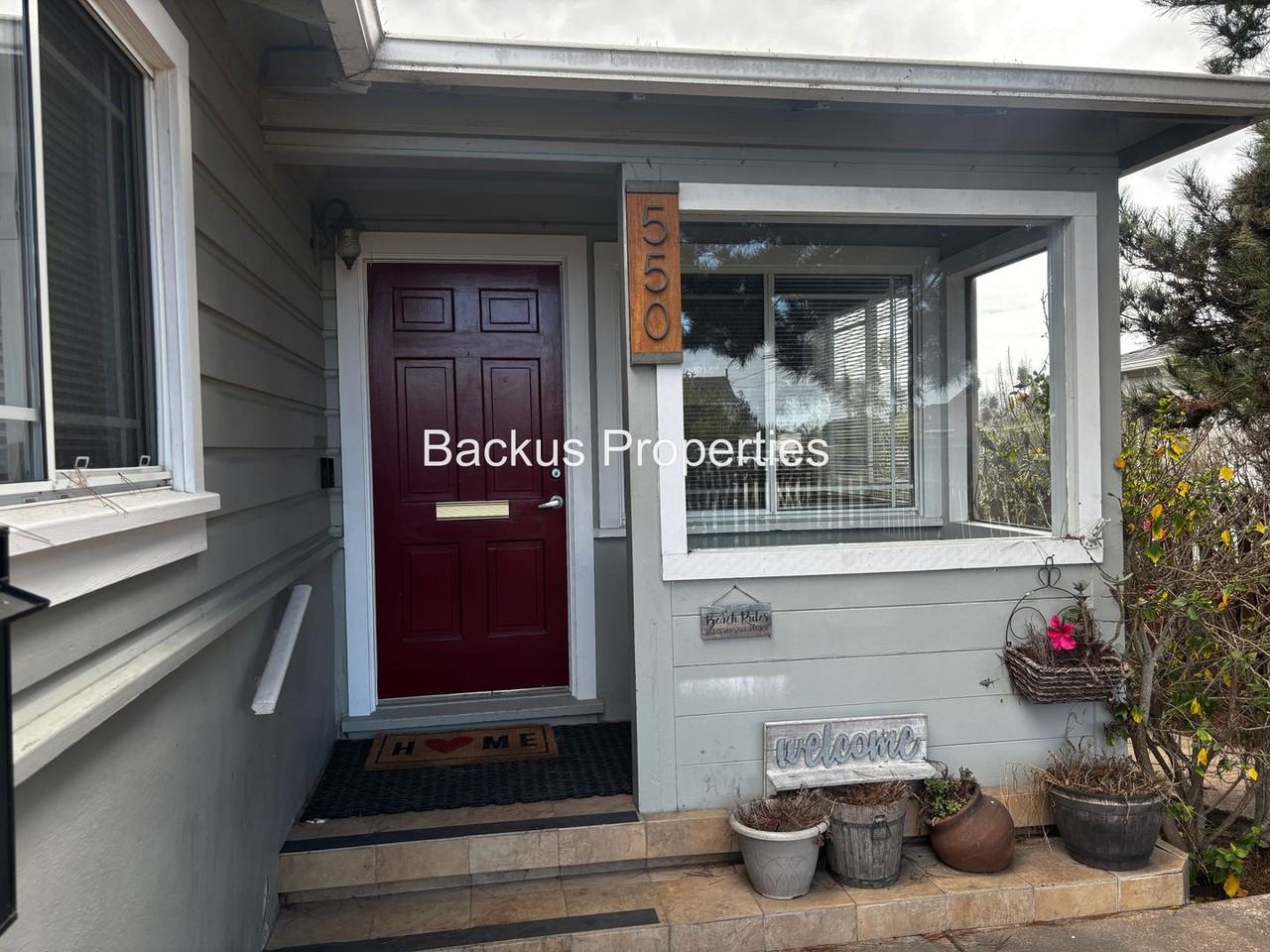 550 Trinity Ave - Photo 2 of 24