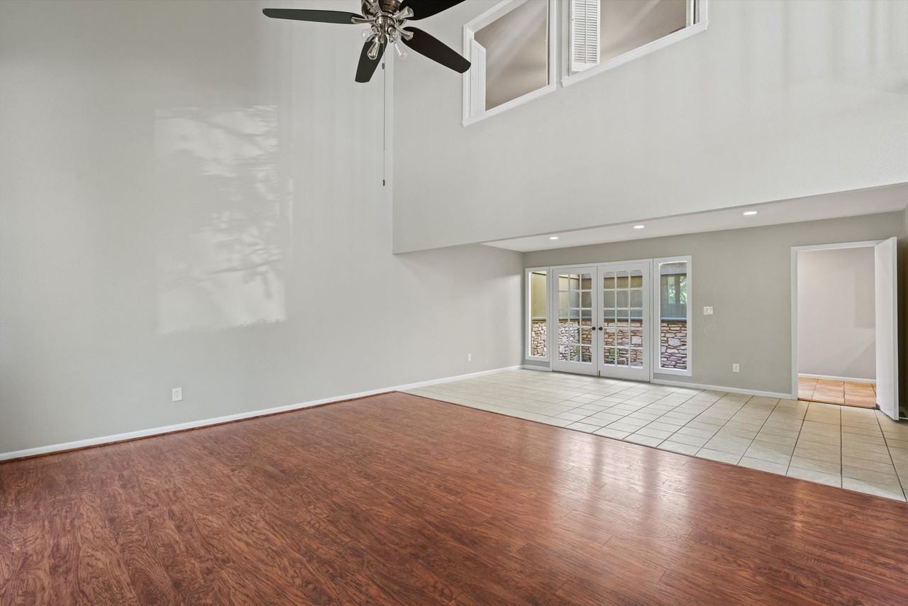 13 Stoney Creek Cv - Photo 7 of 34