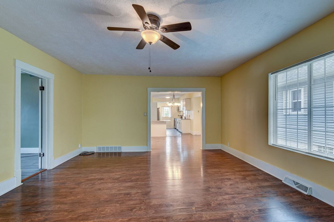 3103 S 18th St - Photo 4 of 28