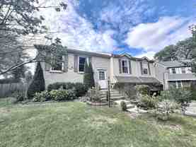 371 Larchmont Ct - Photo 1 of 1