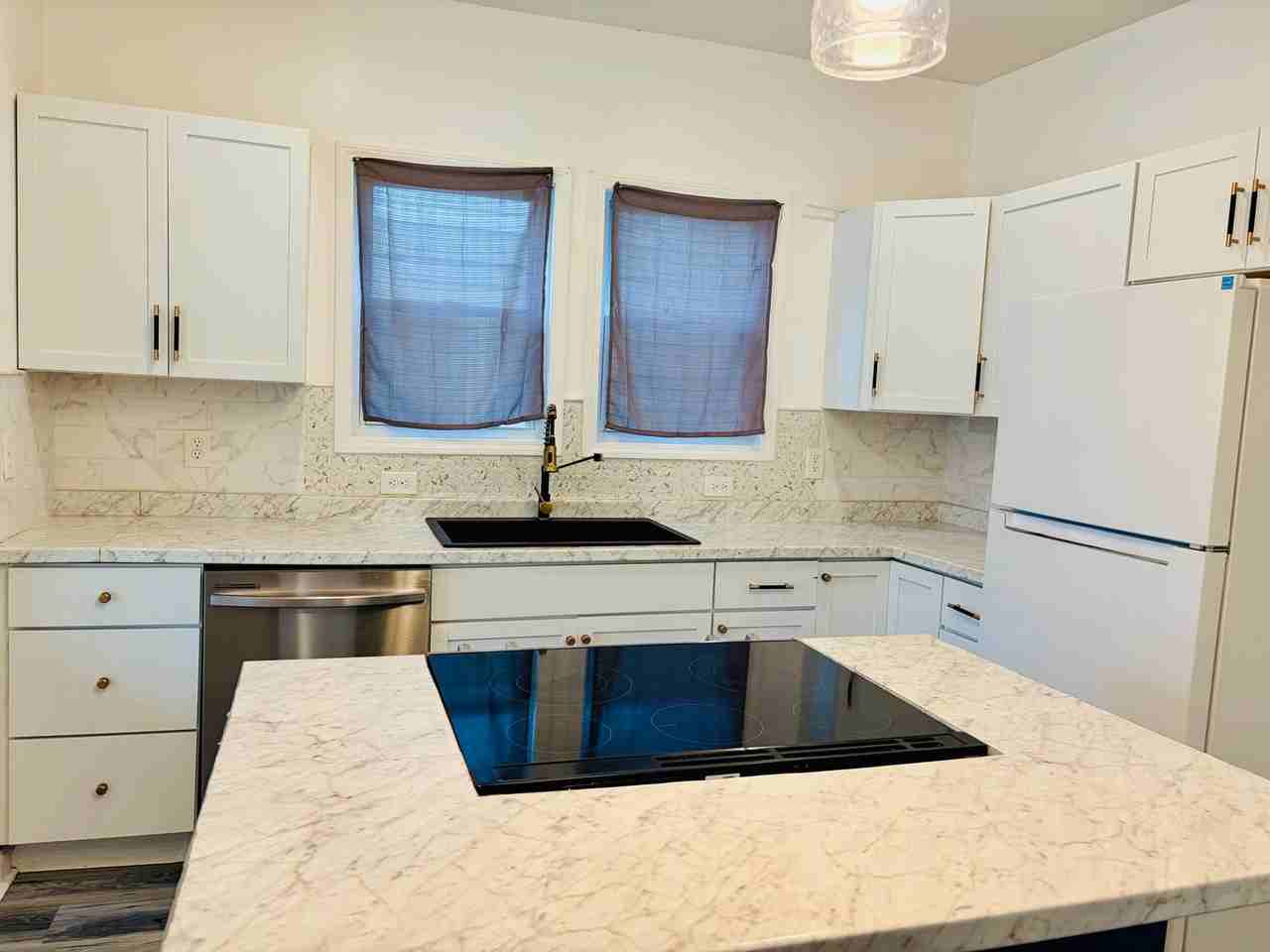 826 S 38th St - Photo 3 of 17