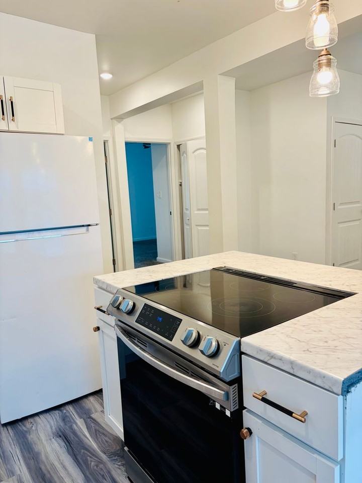 826 S 38th St - Photo 5 of 17