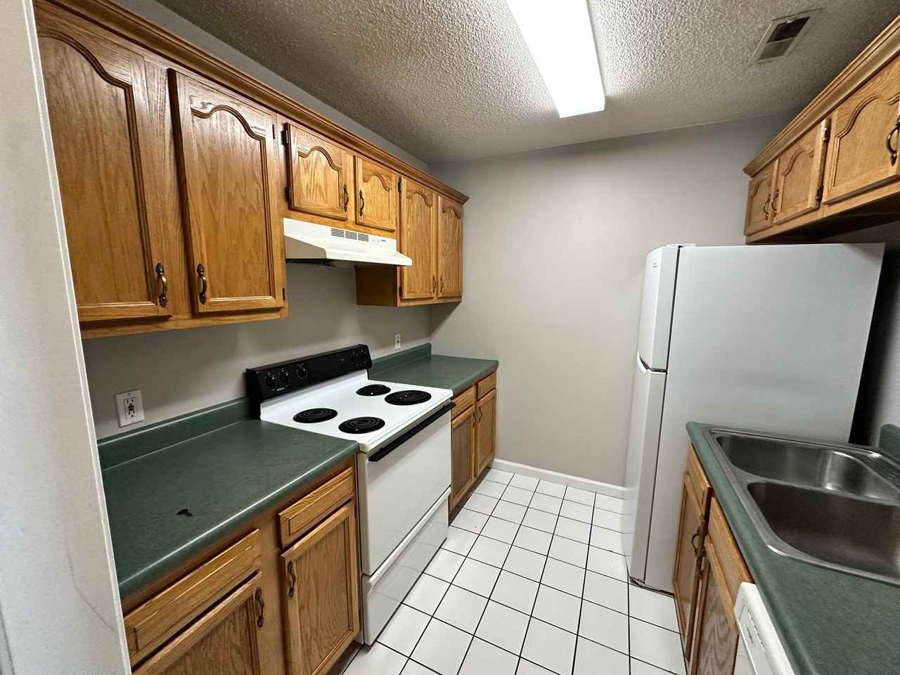 43/47/51/57 Welch Ct - Photo 4 of 10