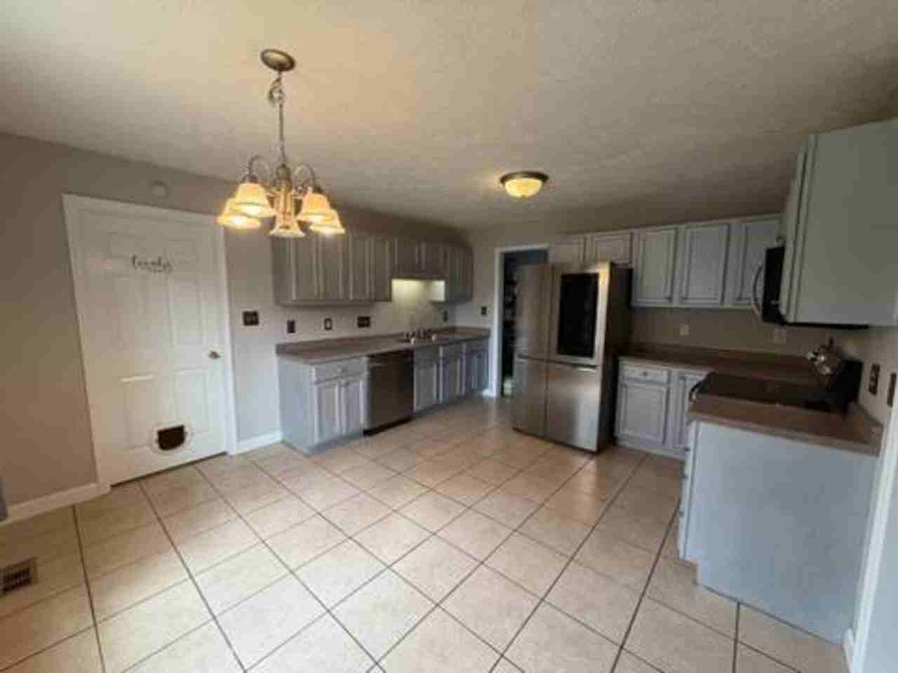 110 Dover Ct E - Photo 6 of 26