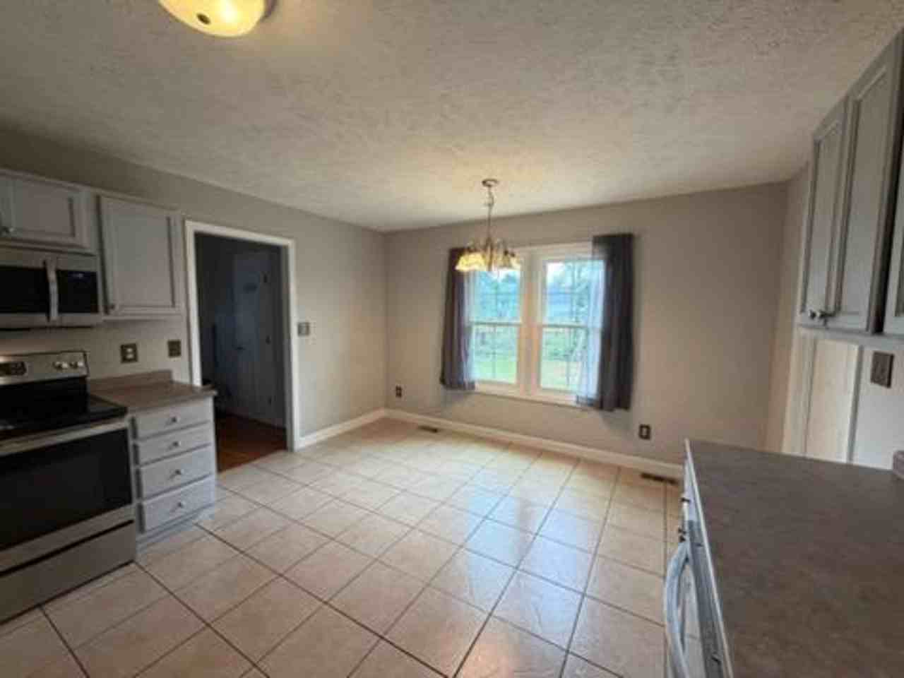 110 Dover Ct E - Photo 7 of 26
