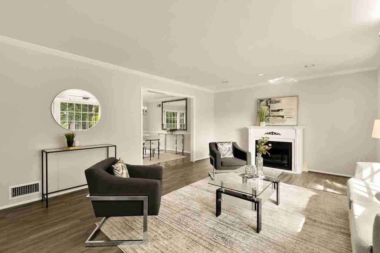 11000 Rosemont Dr - Photo 5 of 50