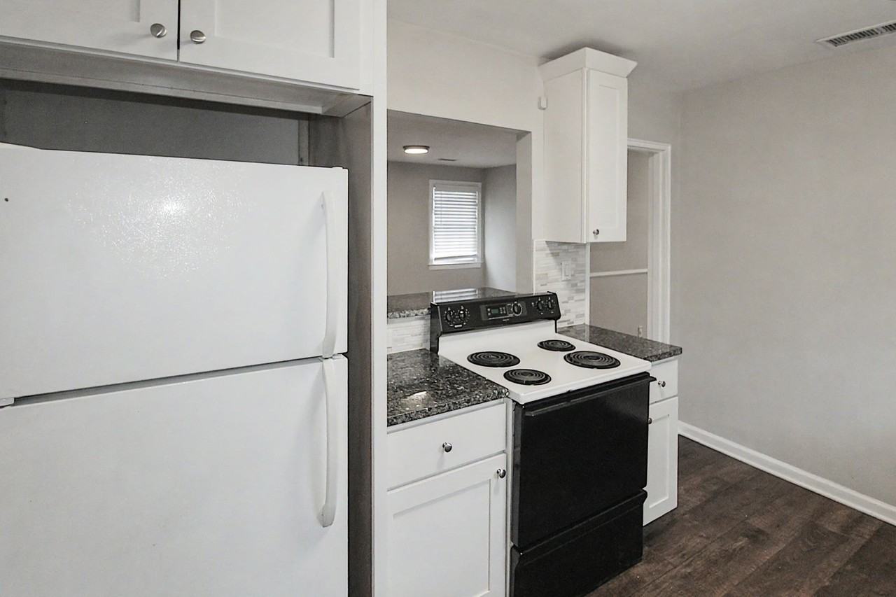 419 Wakefield Dr Apt C - Photo 6 of 13