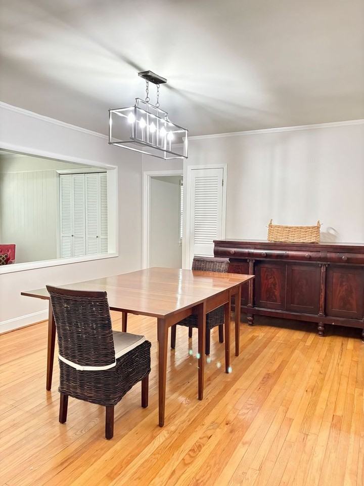 515 W Calhoun St - Photo 7 of 10