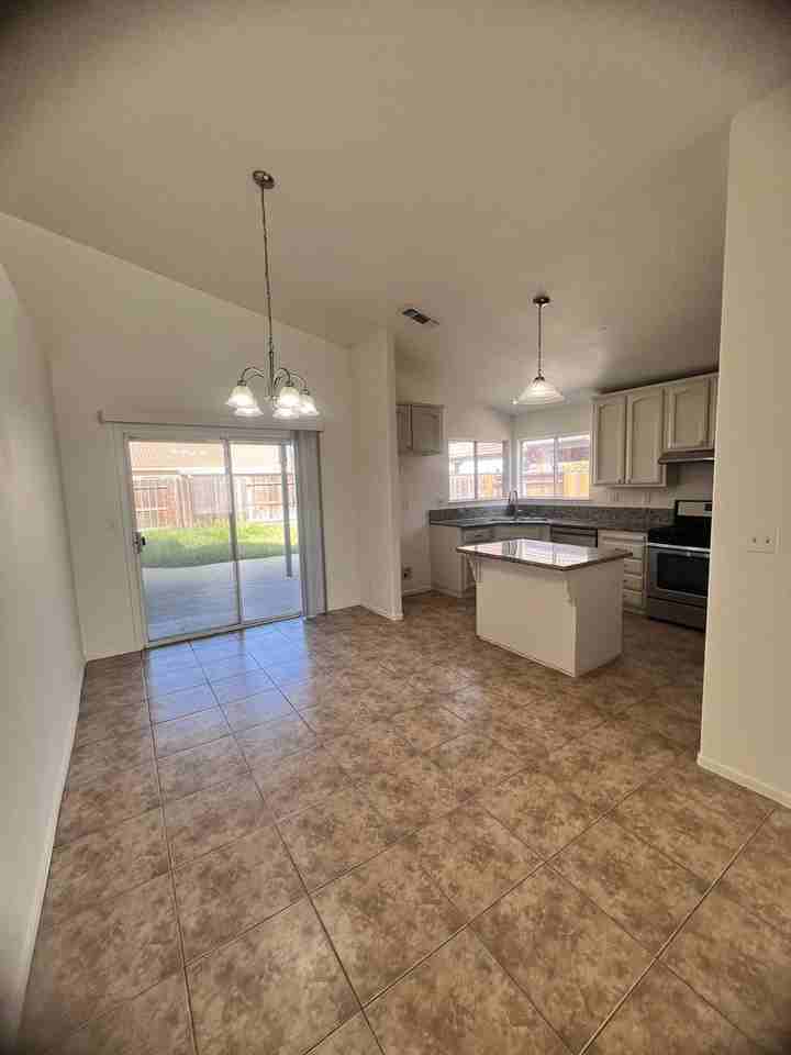 5837 Webb St - Photo 5 of 21