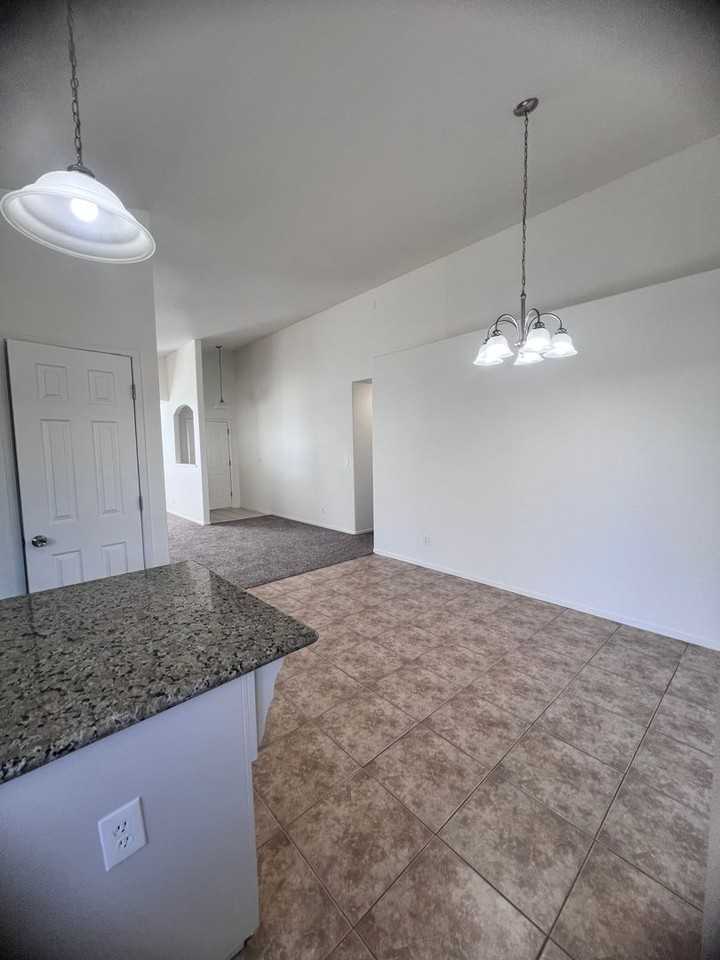 5837 Webb St - Photo 7 of 21