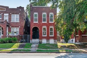 featured image of 920 Bates St