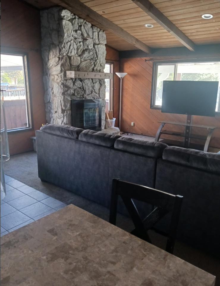 1066 Paradise Way - Photo 3 of 19
