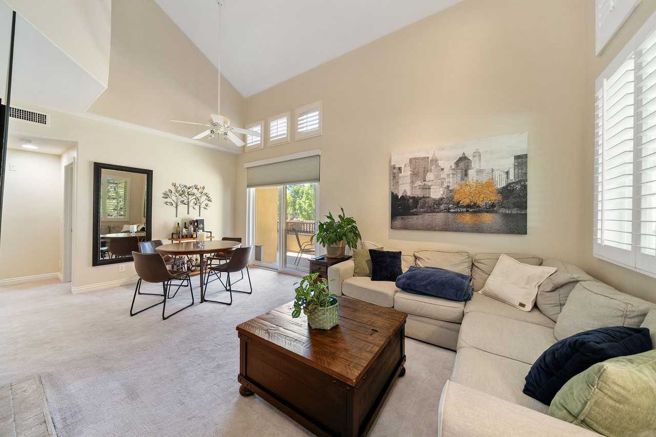 2645 Dietrich Dr - Photo 3 of 16