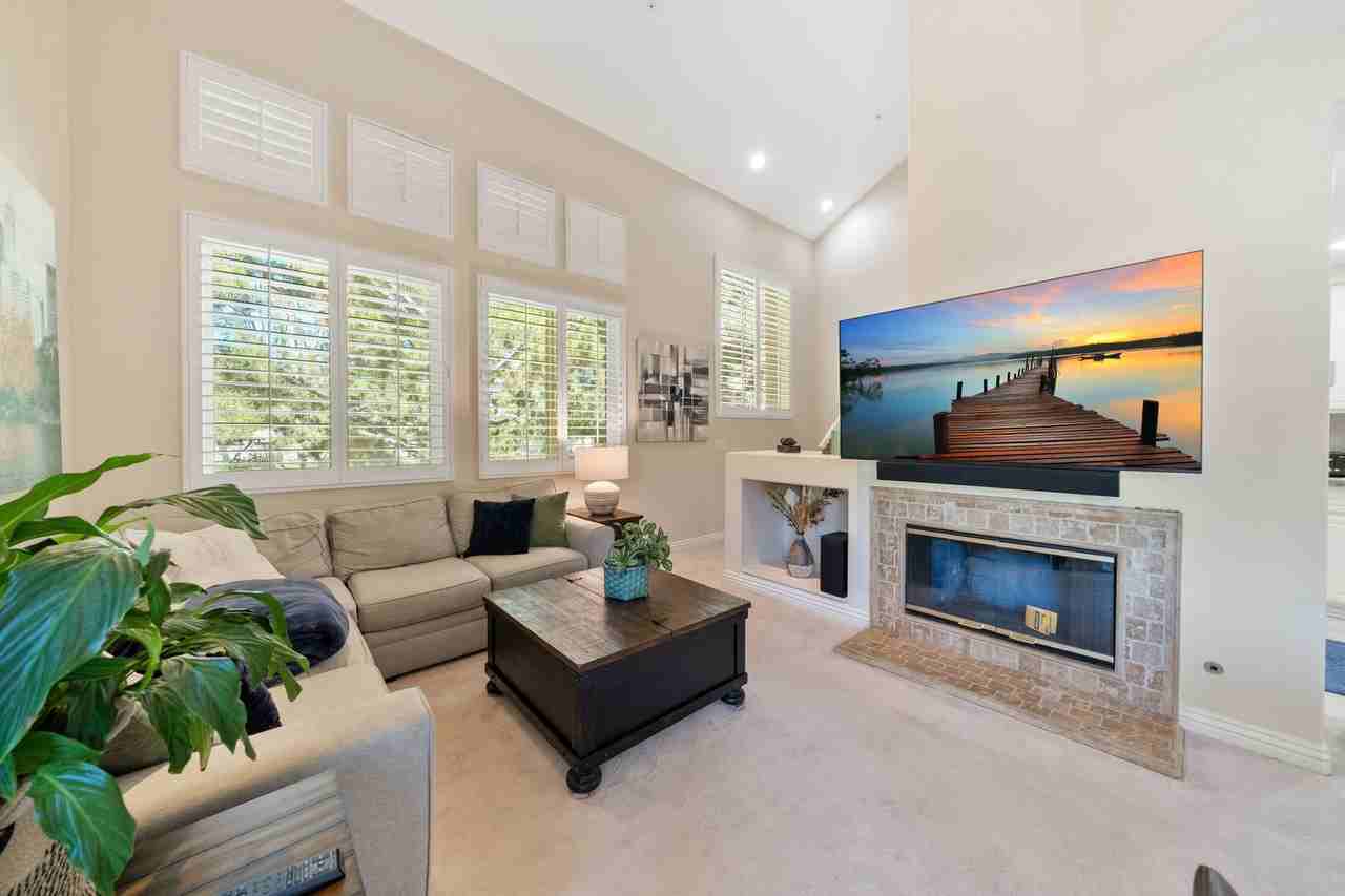 2645 Dietrich Dr - Photo 4 of 16