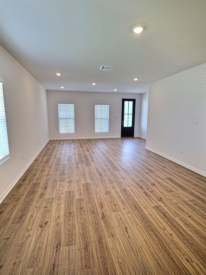 123 Everly Cir - Photo 7 of 45