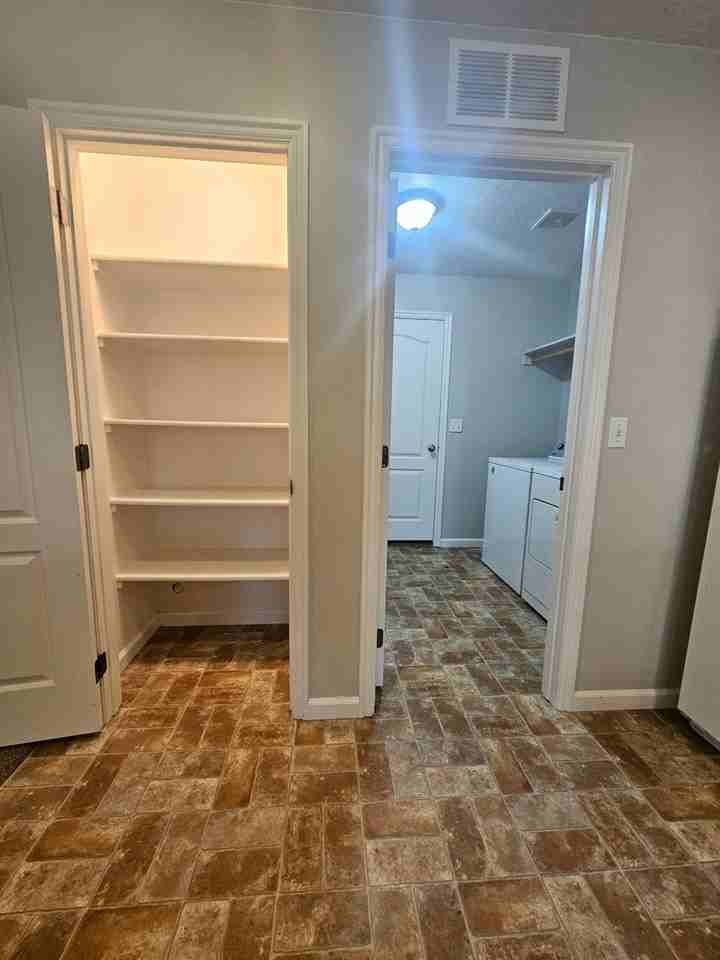 3122 Bristol Ave - Photo 4 of 19