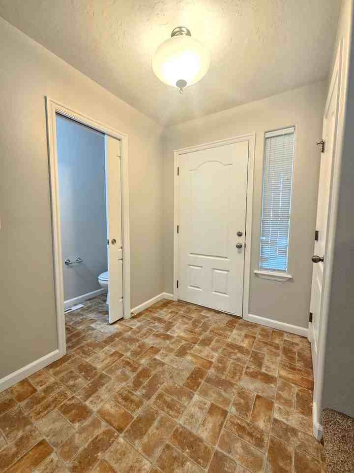 3122 Bristol Ave - Photo 5 of 19