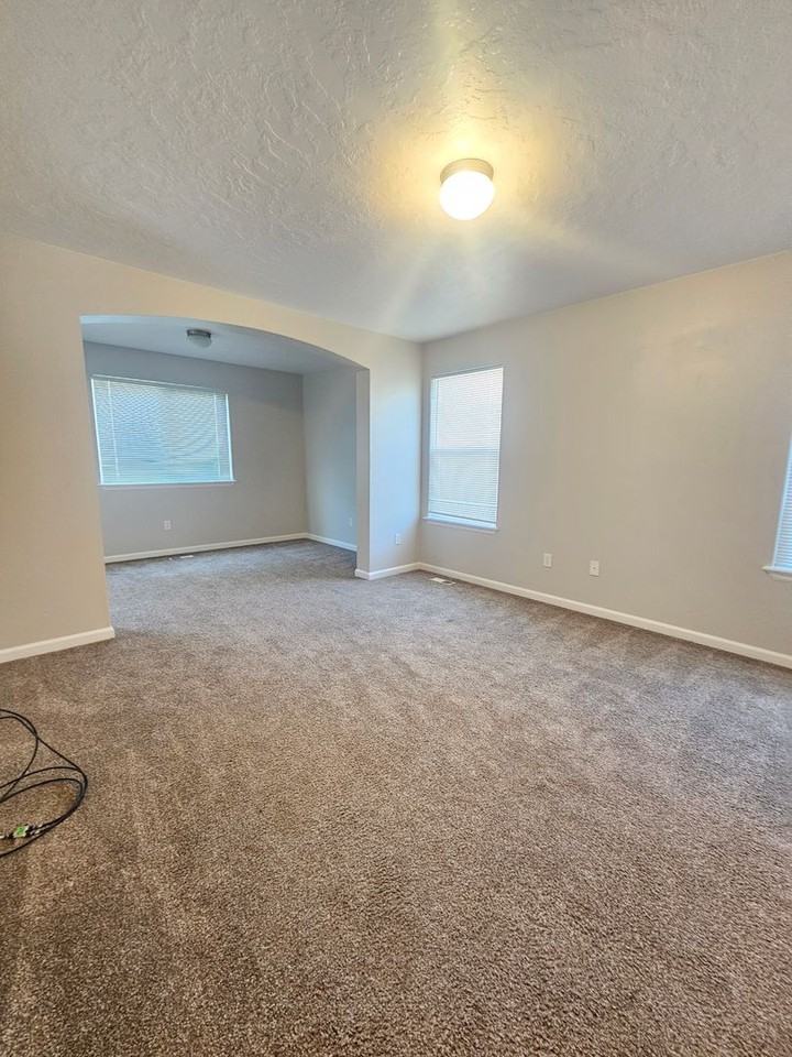 3122 Bristol Ave - Photo 7 of 19