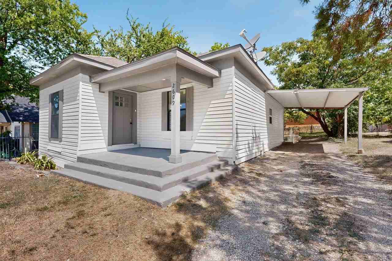 2609 Avenue G - Photo 3 of 34