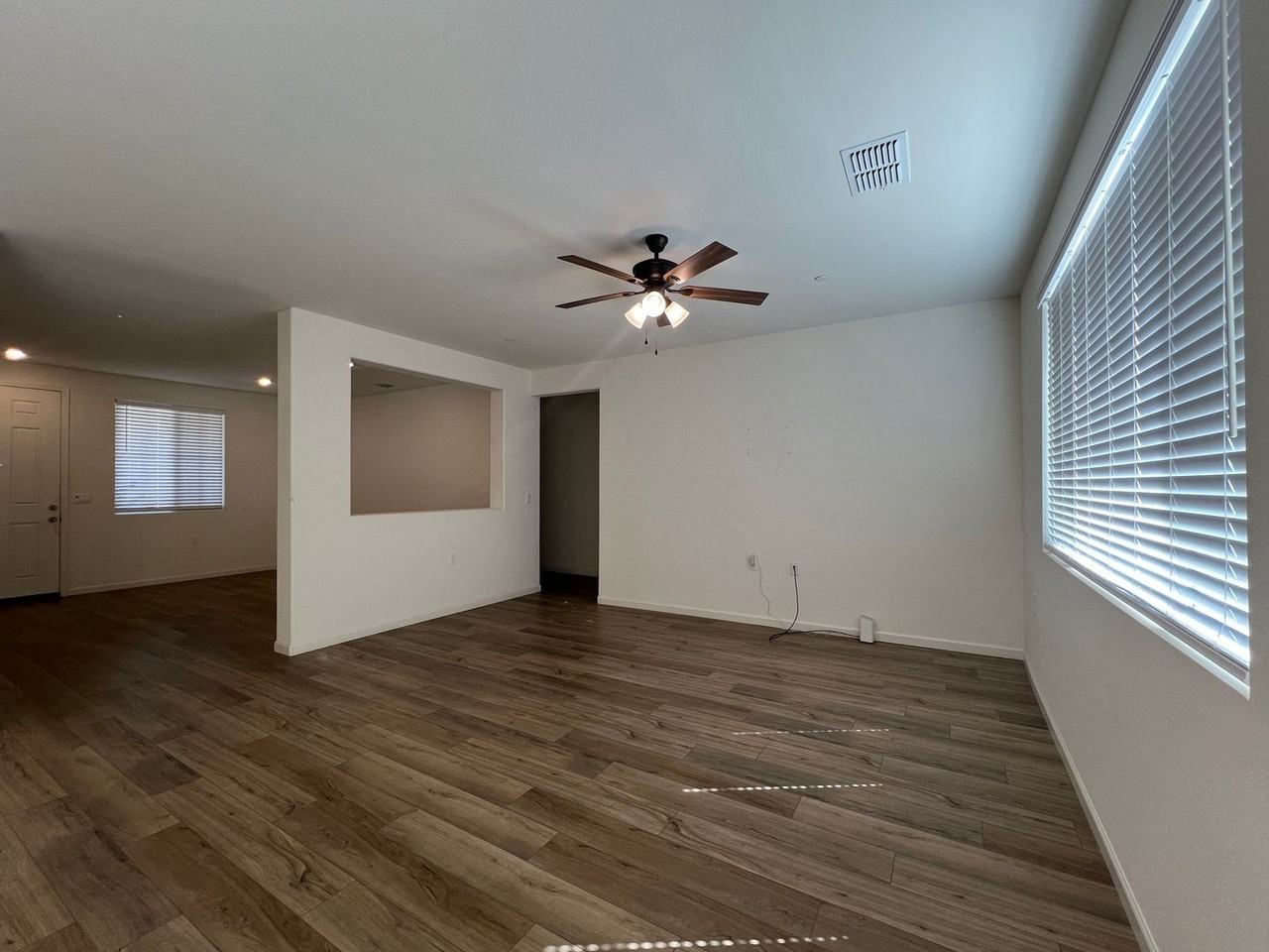 4712 Sussex Ave - Photo 5 of 22