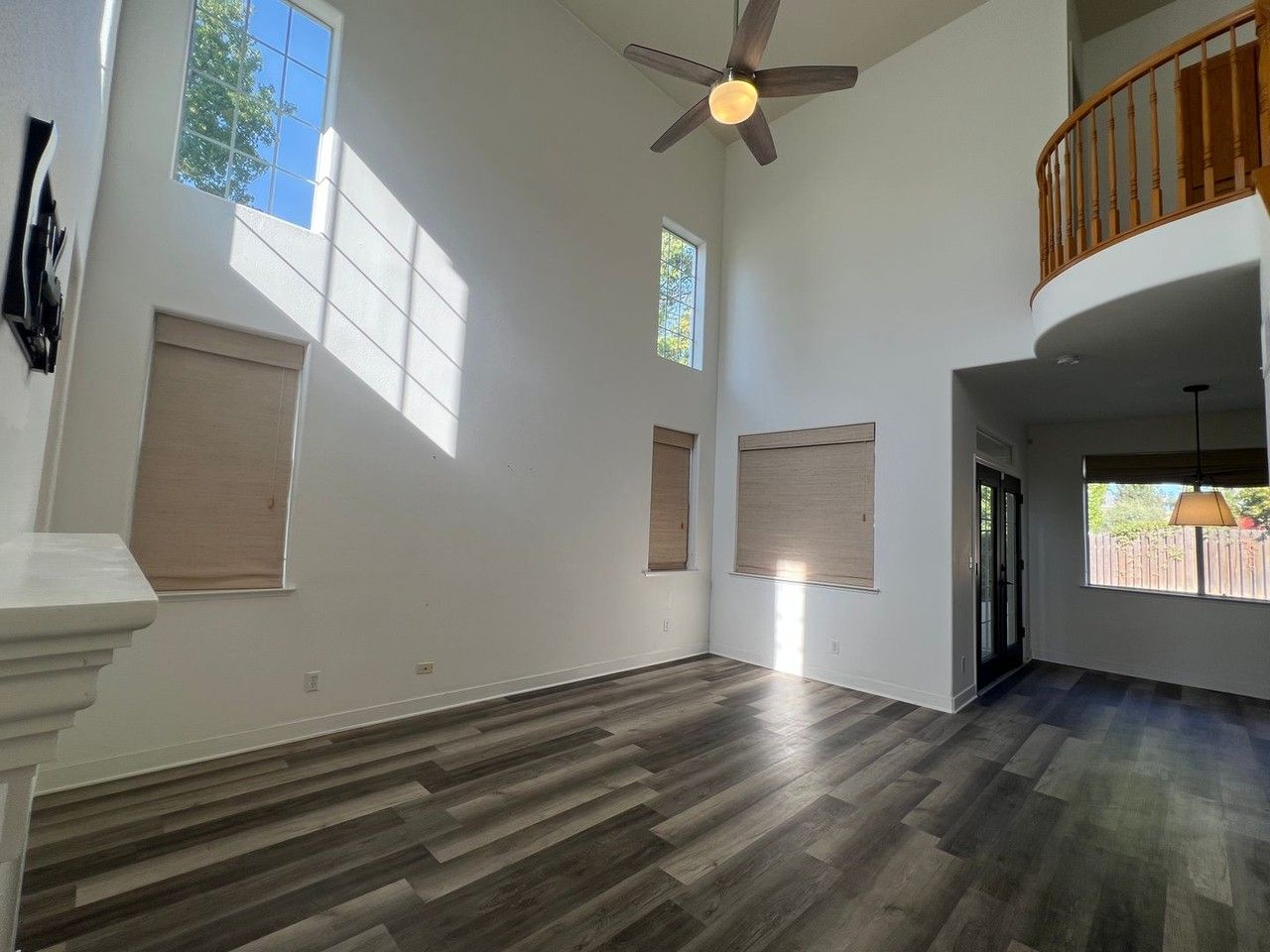 1098 E Monticello Cir - Photo 2 of 18