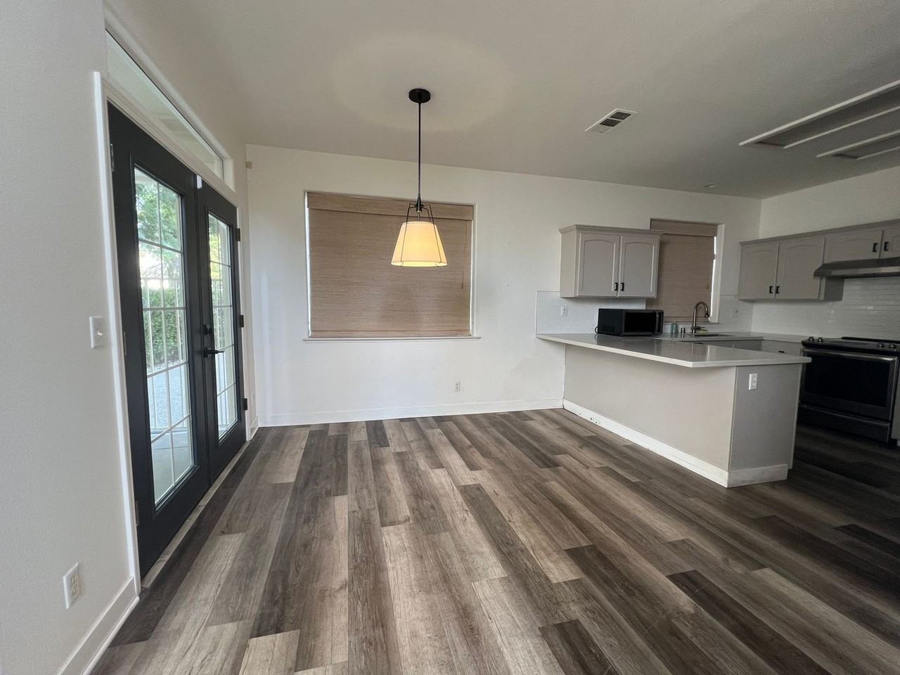1098 E Monticello Cir - Photo 4 of 18