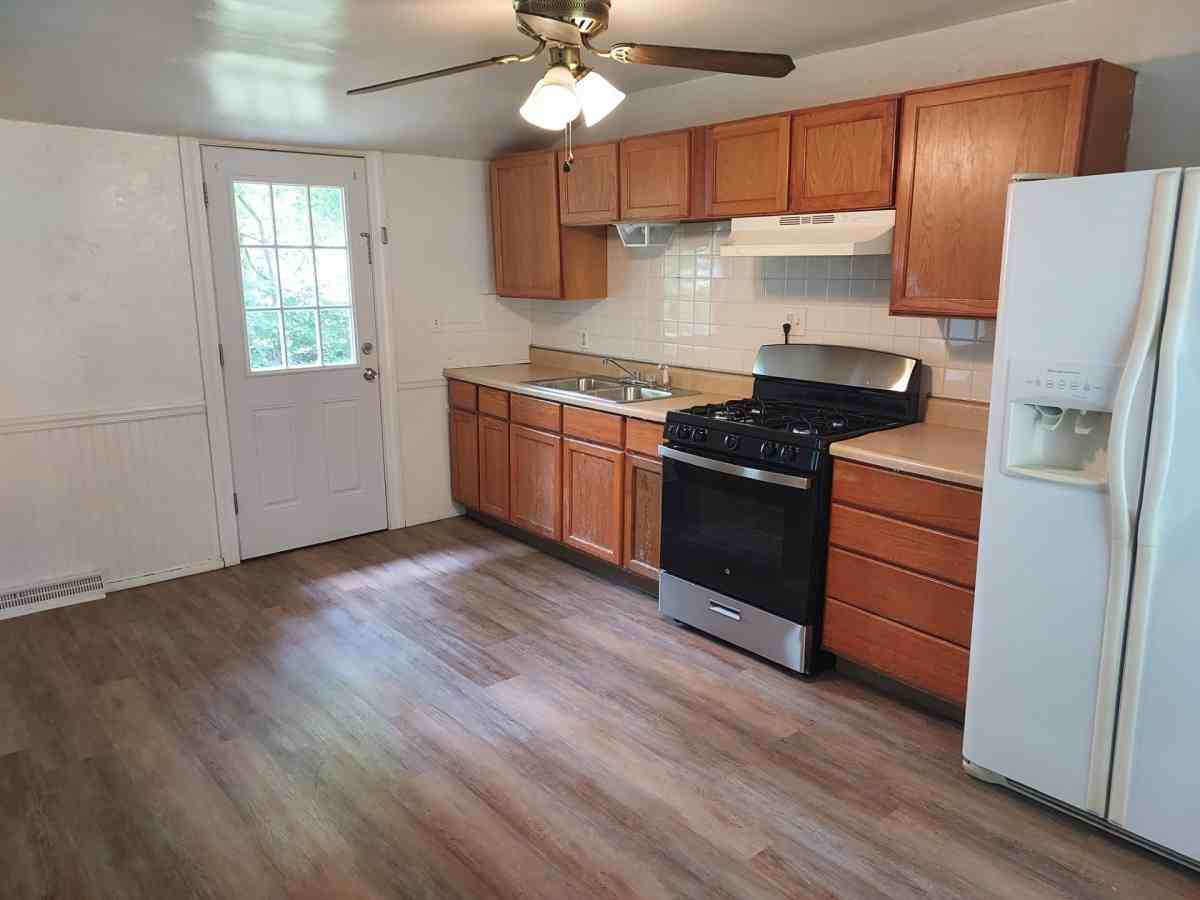 5103 Firnley Ave - Photo 3 of 11