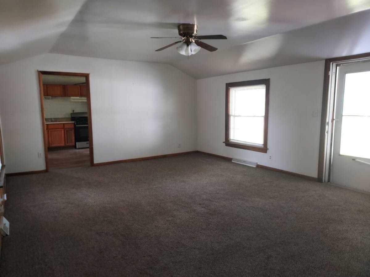 5103 Firnley Ave - Photo 4 of 11