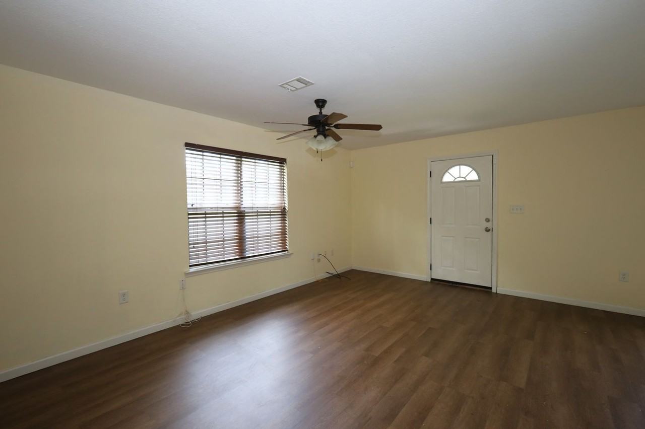 717 E Force St - Photo 3 of 17