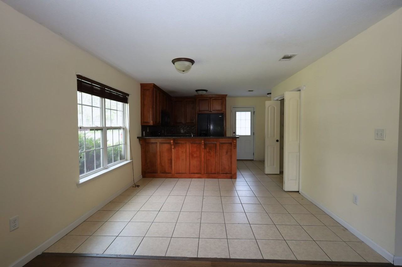 717 E Force St - Photo 4 of 17