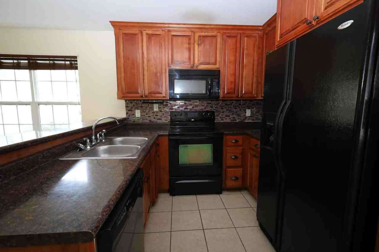 717 E Force St - Photo 6 of 17