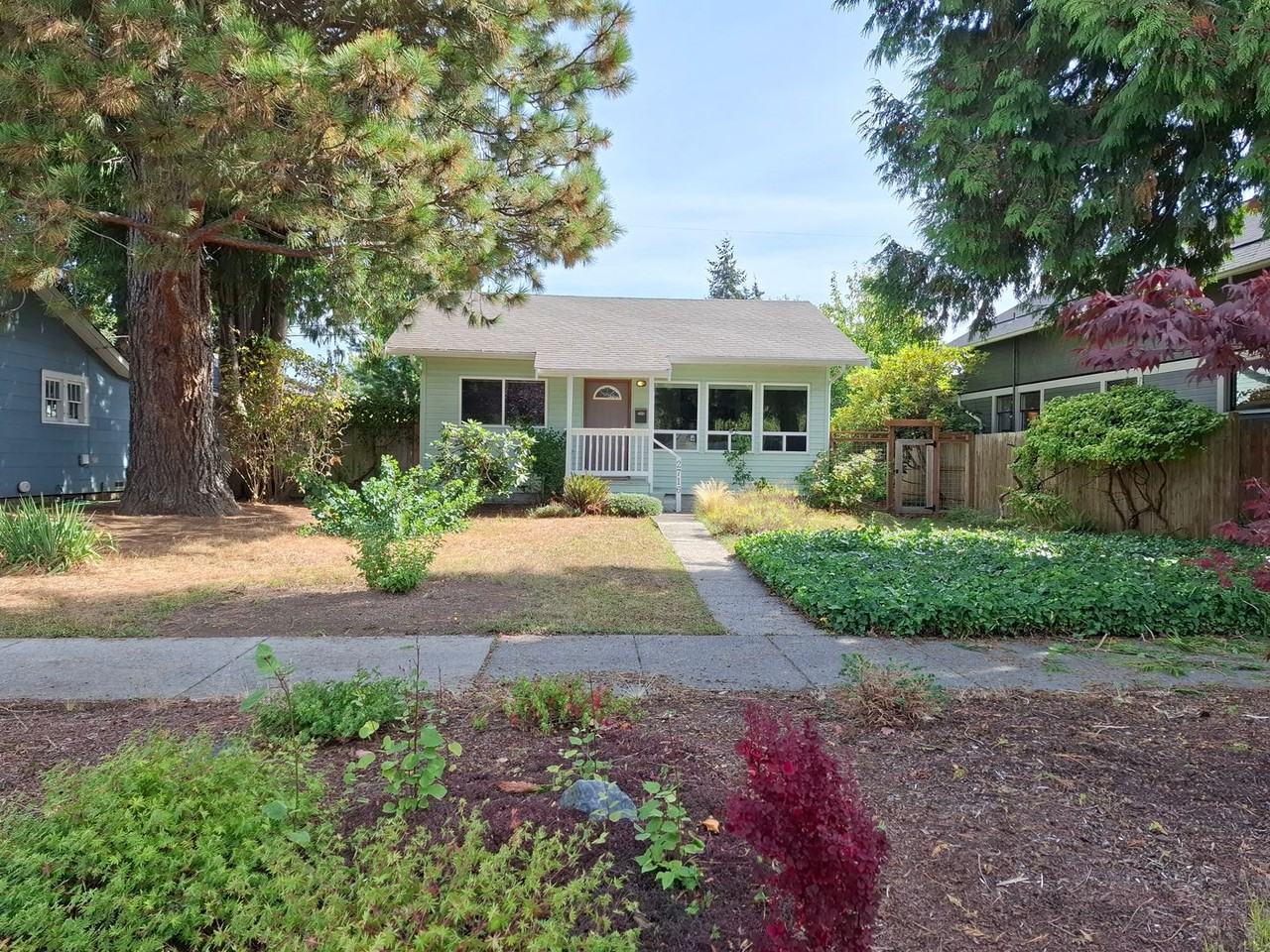 2716 Elm St - Photo 2 of 32