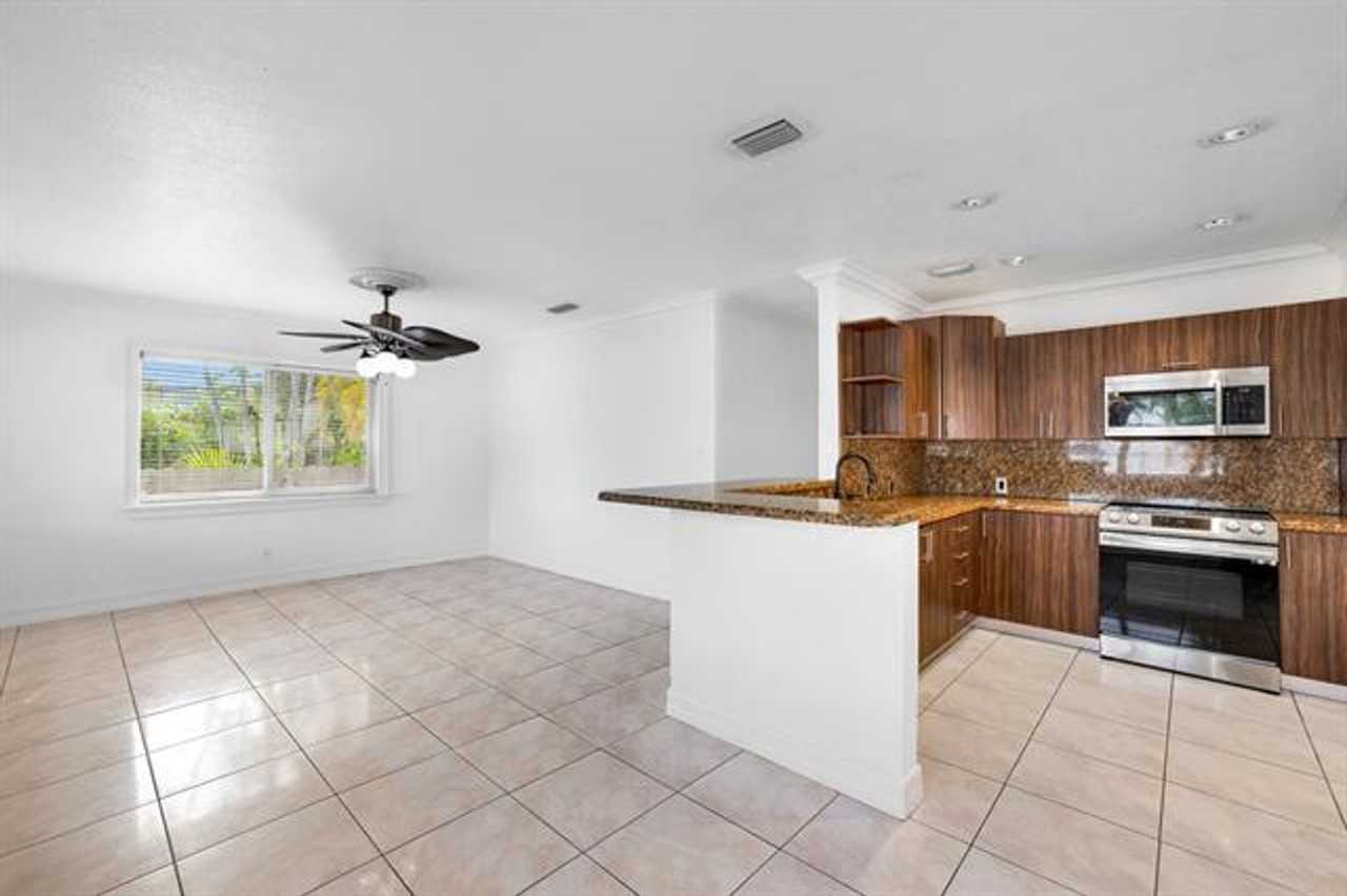 242 W 19th St #242 - Photo 4 of 20