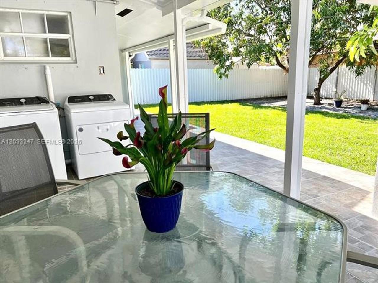 1175 W 33rd Pl #1175 - Photo 3 of 32