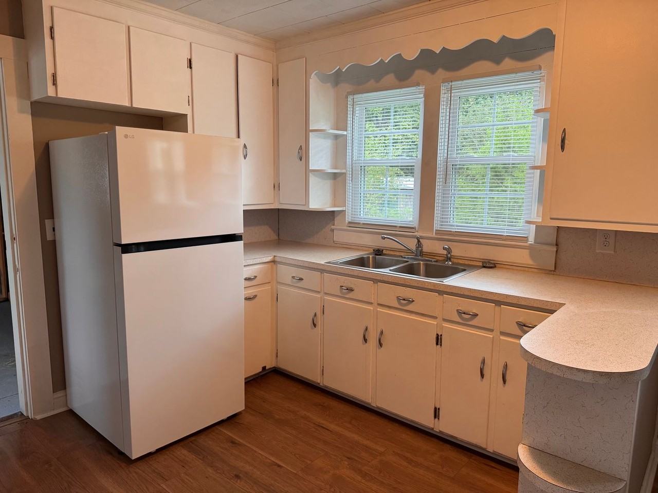 5680 Jackson Creek Rd - Photo 4 of 21