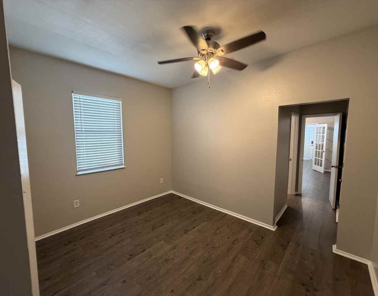 3642 Fairmont Dr - Photo 5 of 7