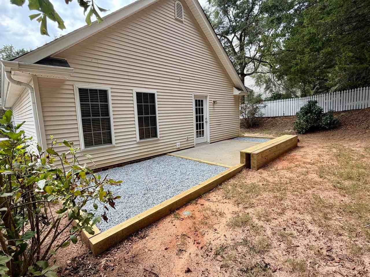 121 Grand Oak Cir - Photo 2 of 12