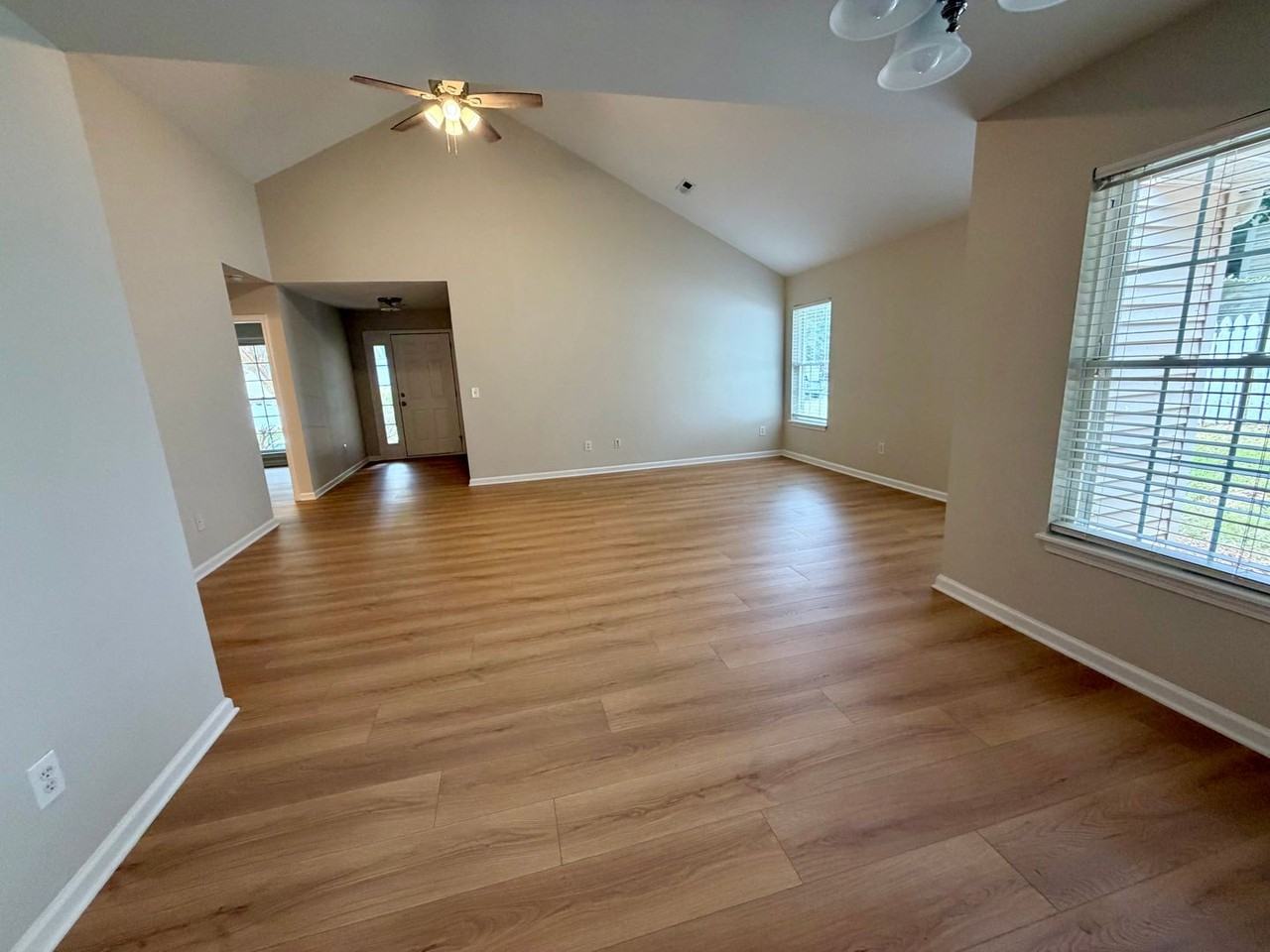 121 Grand Oak Cir - Photo 4 of 12