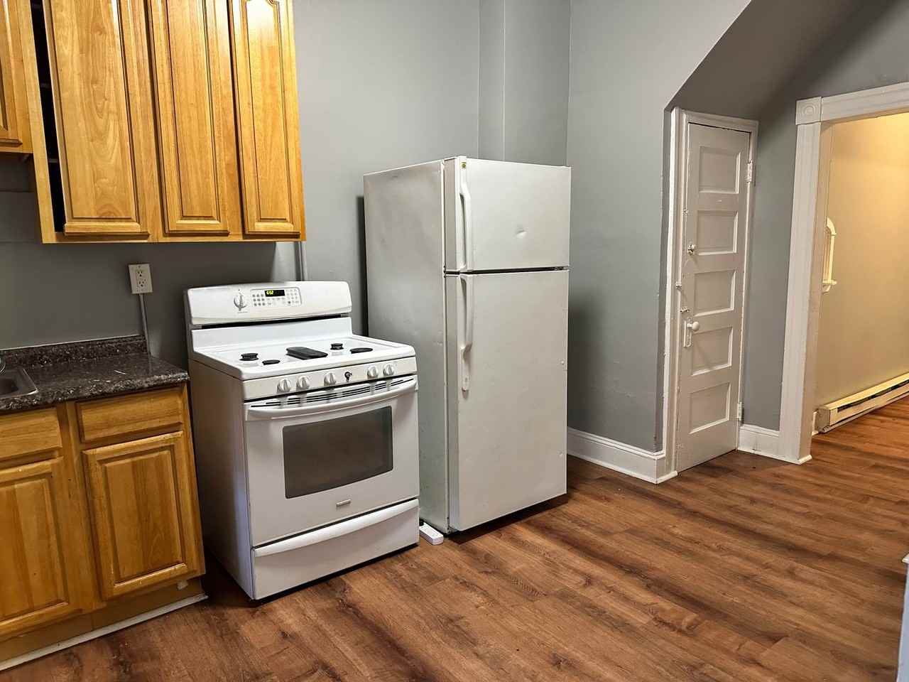 2803 Windsor Ave - Photo 5 of 12