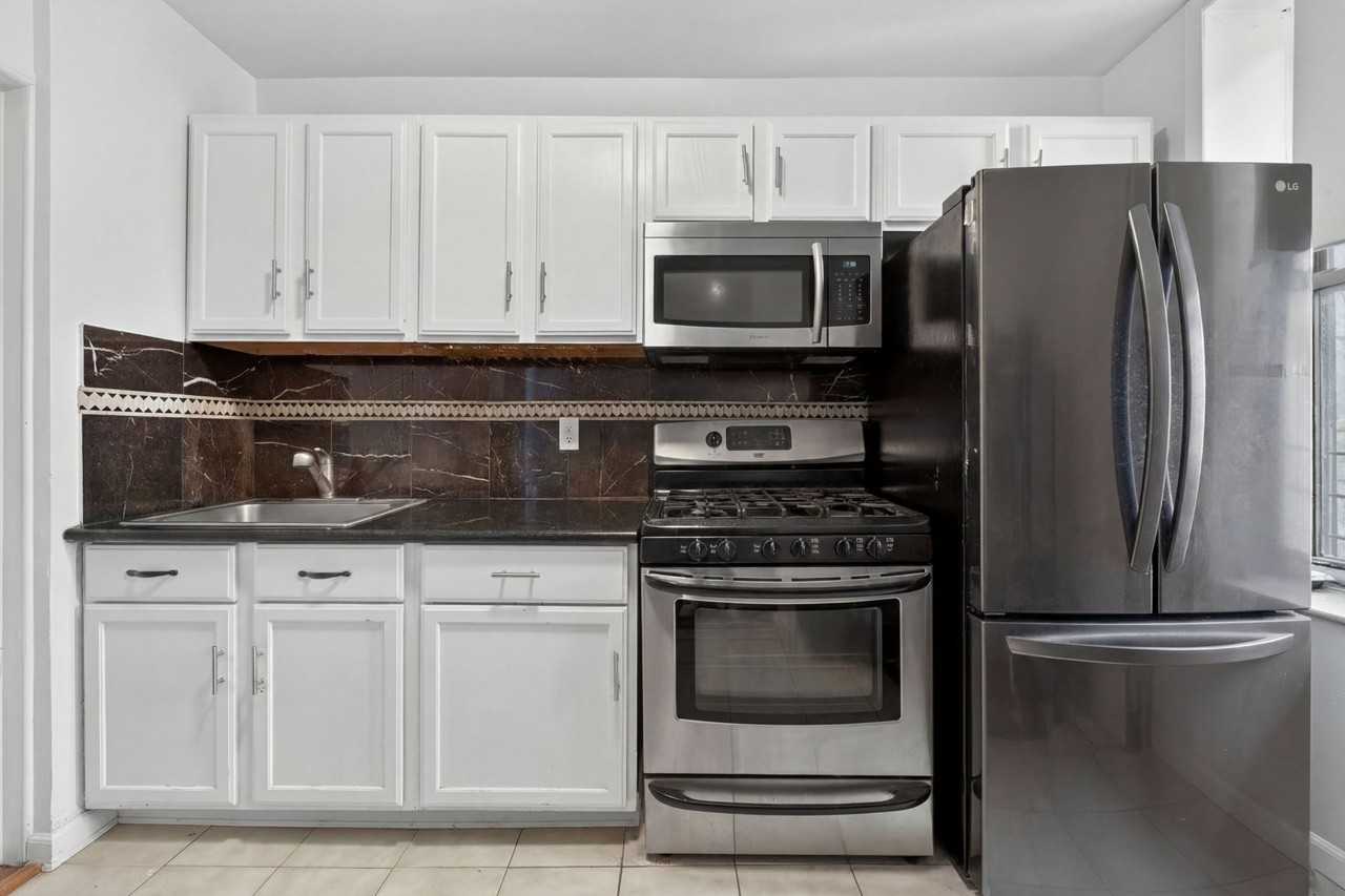 154 S 3rd St - Photo 5 of 37