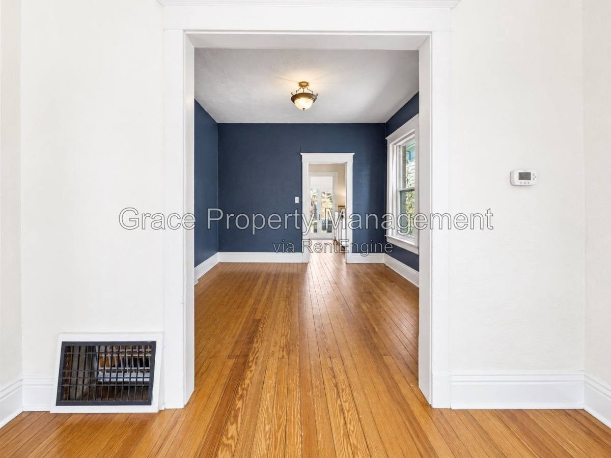 3275 Perry St - Photo 3 of 10