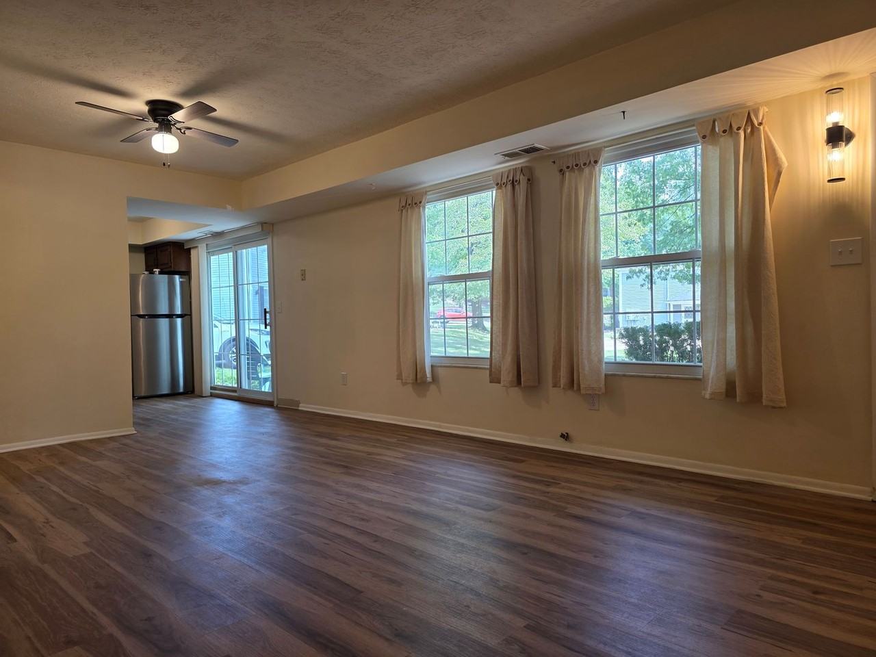 13622 Oakbrook Dr - Photo 2 of 18