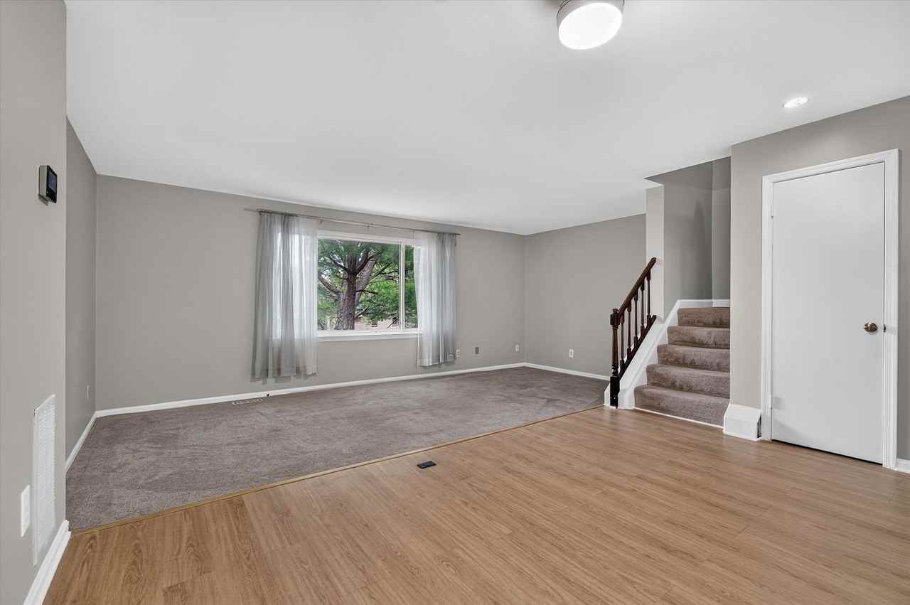 8346 Stationhouse Ct - Photo 6 of 21