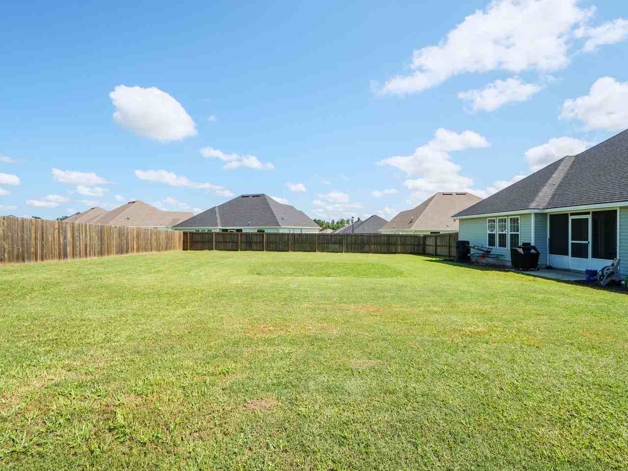 3960 Landings Cir - Photo 2 of 43