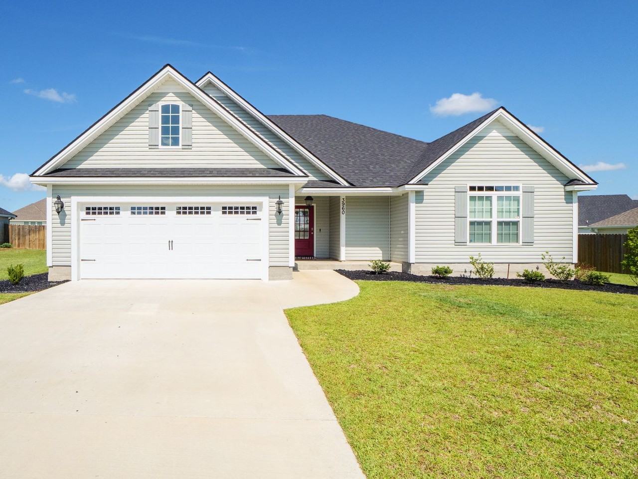 3960 Landings Cir - Photo 4 of 43
